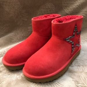 UGG Little Star triple red “sequins” sz 8 Womens